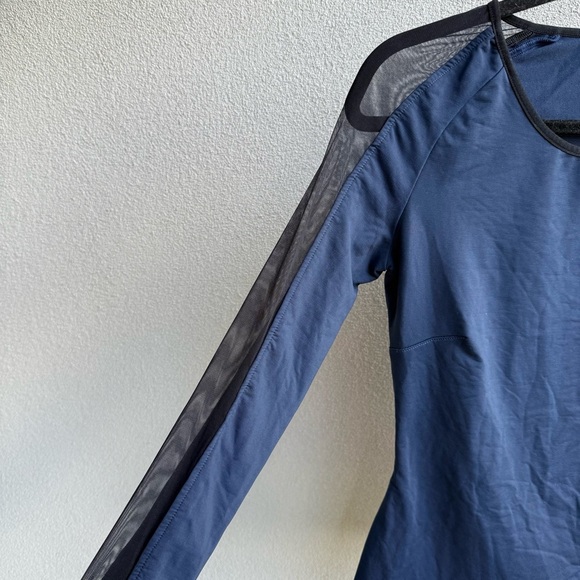 Michi Bolt running top Blue Black long sleeve Medium - Picture 3 of 6